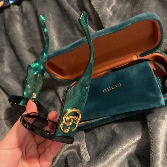 Gucci Sunglasses OPEN TO OFFERS - Picture 4 of 5